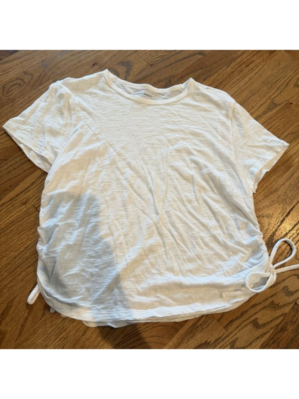 OLD NAVY WHITE WOMENS T SHIRT MEDIUM ADJ SIDES